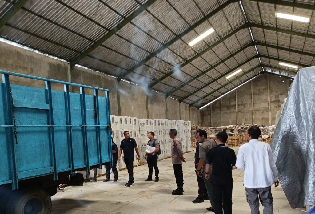 Pengamanan Gudang KPU Lombok Barat: Siap Sukseskan Pilkada 2024