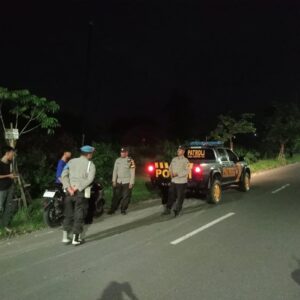 Patroli Rutin Polisi Jaga Keamanan Bypass Lombok Barat