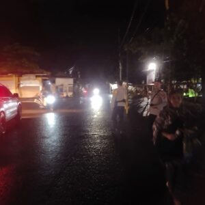 Polisi Kawal Tarawih di Labuapi, Ibadah Berjalan Lancar