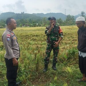 Polisi Sambangi Sawah, Warga Senang dan Aman