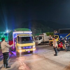 Polisi Kawal Ketat Pelabuhan Lembar, Penumpang Lebih Tenang
