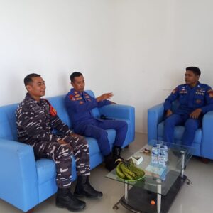 Perkuat Sinergitas, Kasat Polair Polres Lombok Utara Kunjungi Pos TNI AL