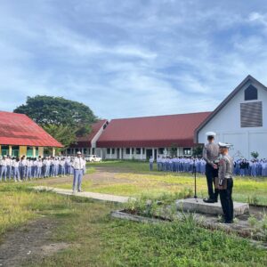 Kasat Lantas Selaku Pembina Upacara di Sekolah, Berikan Edukasi Keselamatan Berlalu Lintas