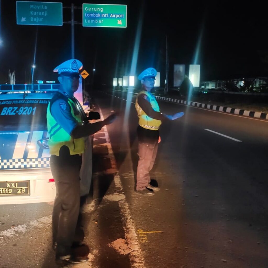 Patroli Malam Satlantas Amankan Bypass BIL Lombok Barat