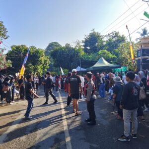 Polsek Bayan Amankan Kegiatan Lomba Lintas Alam (LLA) Desa Bayan Tahun 2025. Libatkan 93 Regu Peserta