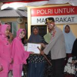 Usai Touring Merah Putih, Kapolres Bima Kota Salurkan Bantuan Sosial di Desa Sangiang dan Sekitar Polsek Wera