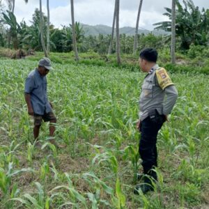 Bhabinkamtibmas Cendi Manik Dorong Ketahanan Pangan Lewat Pendekatan Humanis