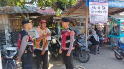 Personel Sat Samapta Polres Lombok Utara Laksanakan Patroli Dialogis Bersama Juru Parkir di Pasar Tanjung