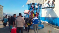 Polsek Kawasan Pelabuhan Laut Bima Laksanakan Pengamanan Kapal KM. BINAIYA di Pelabuhan Bima