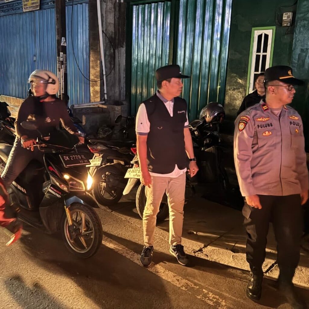 Patroli Gabungan Polsek Kediri, TNI, dan Forkopincam Jaga Kamtibmas Lombok Barat