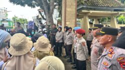 Polres Dompu Amankan Aksi Unjuk Rasa Aliansi Honorer Non-Database BKN Gagal CPNS.